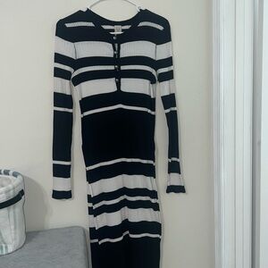 Black n white striped long sleeve tunic top